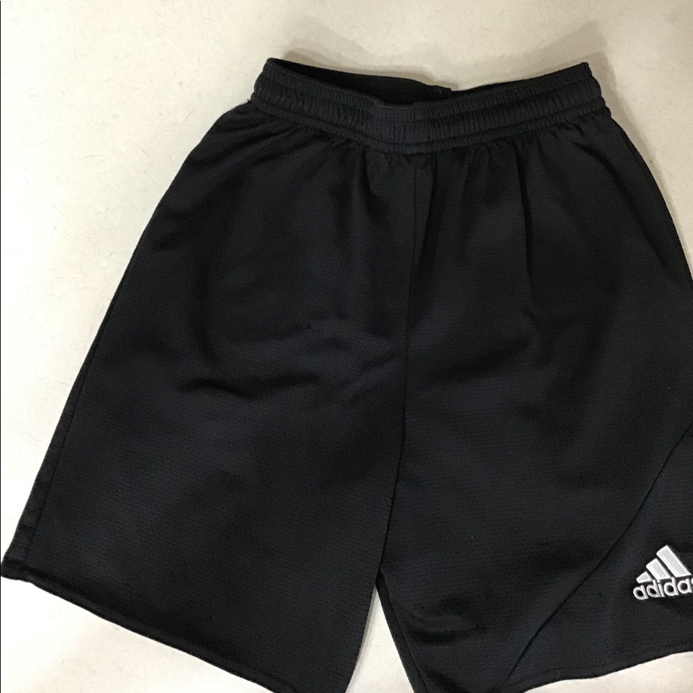 EUC boys Adidas shorts size small